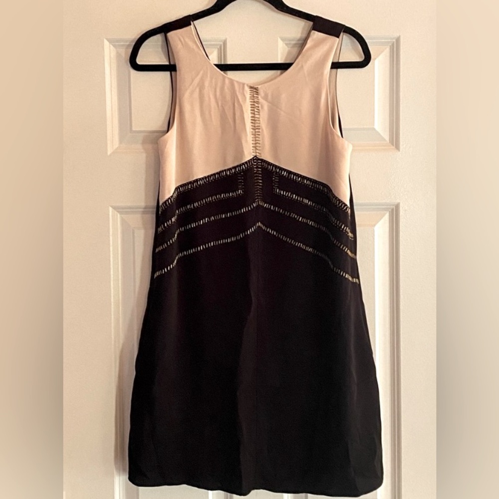Gianni Bini Sleeveless Cocktail dress, size Small.